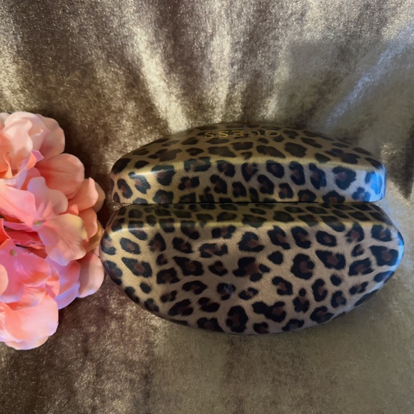 Guess Animal Print Hard Shell Eyeglass Case - Picture 5 of 5